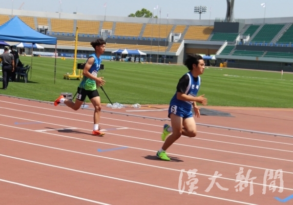 ▲ 800m 달리기 경기가 펼쳐지고 있는 모습이다.